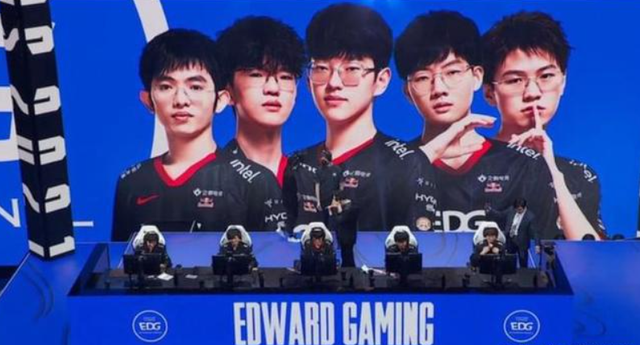 并帮助球队 并帮助球队