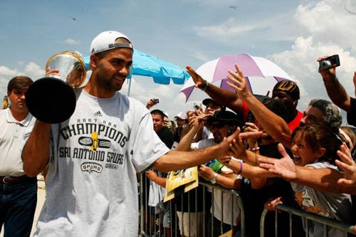 是前场的 是前场的